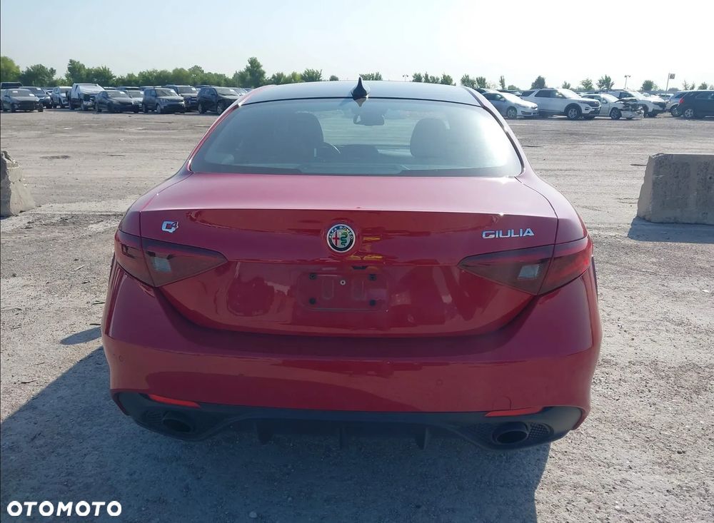 Alfa Romeo Giulia - 4