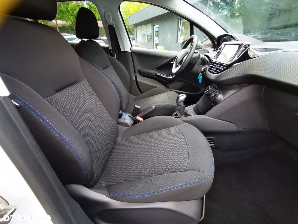 Peugeot 208 PureTech 82 Start & Stop Style - 10