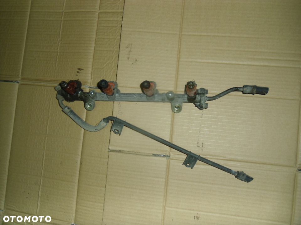 LISTWA WTRYSKOWA CARISMA 1.6 16V 1,8 GDI - 4