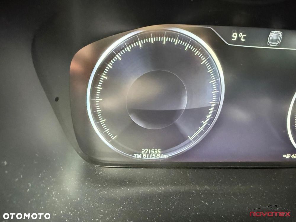 Volvo V90 D5 AWD Geartronic Inscription - 8