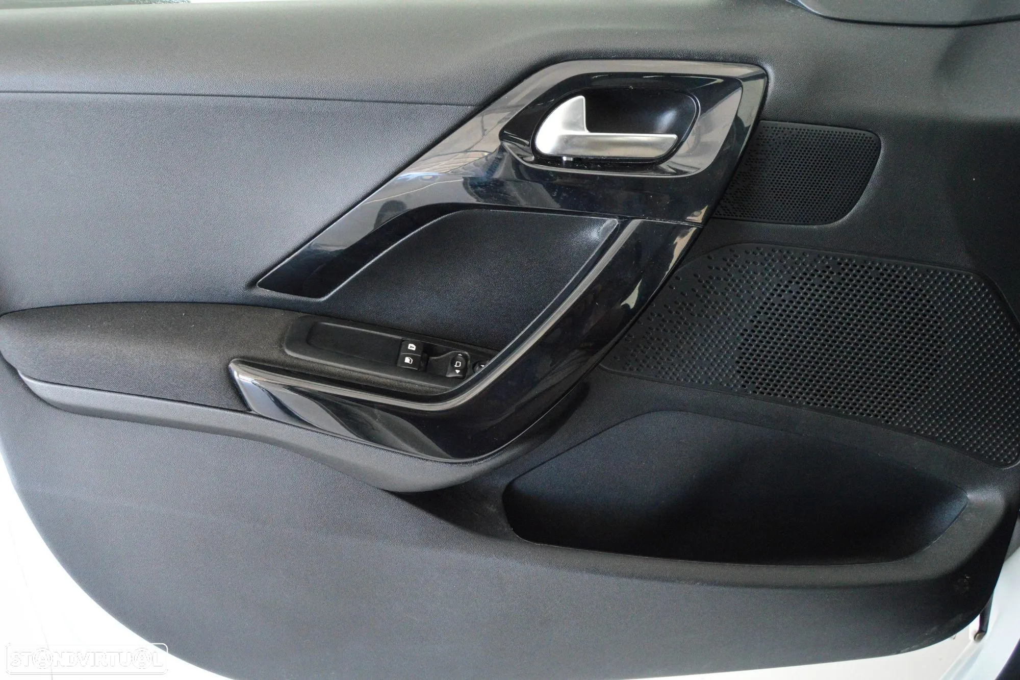 Peugeot 208 Van 1.5 BlueHDI 2L - IVA dedutível - 25