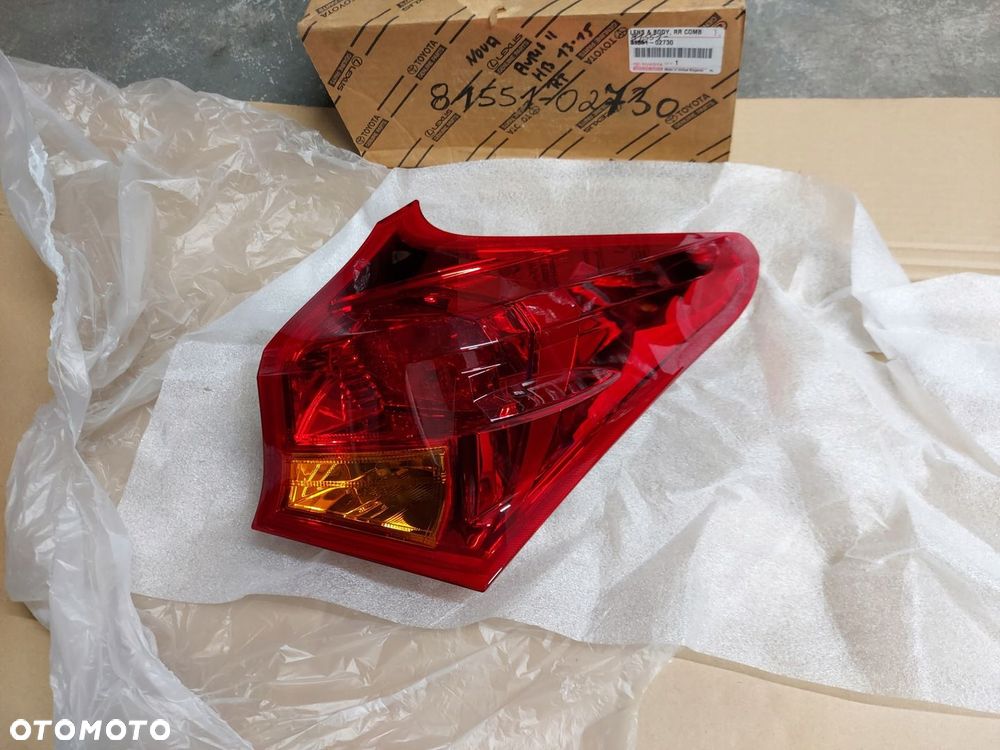 Toyota Auris II HB 13-15 Lampa Tylna Tył Led R Nowa Oryginał
