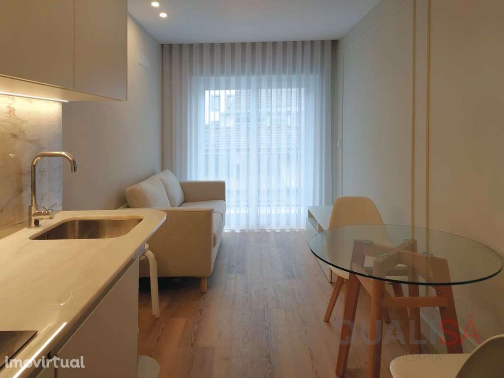 Apartamento T1 semi novo, equipado e mobilado no centro histórico d... - Grande imagem: 4/19
