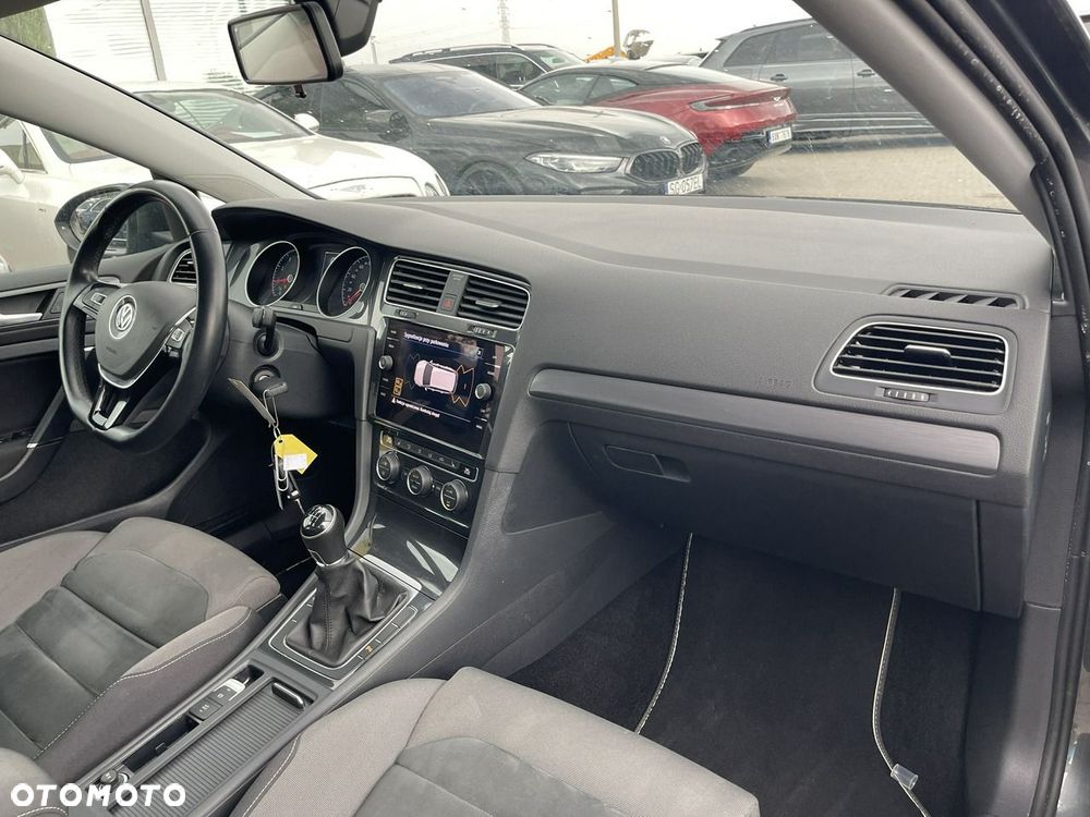 Volkswagen Golf 1.5 TSI BMT Comfortline - 12