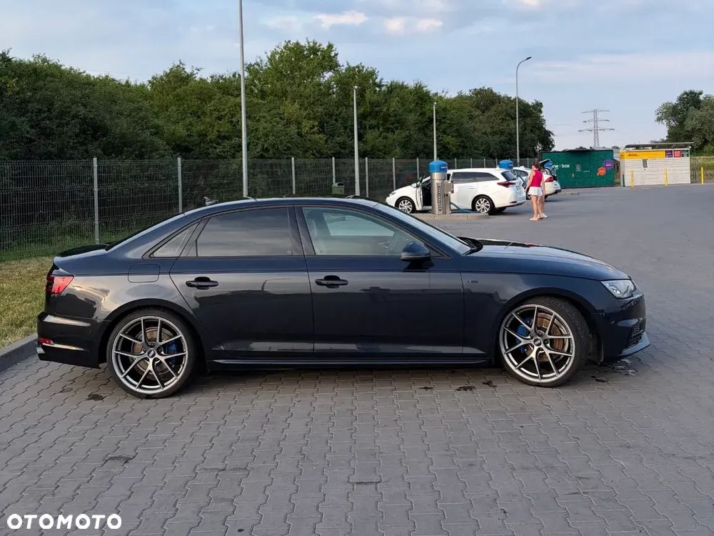 Audi A4 Limousine - 4
