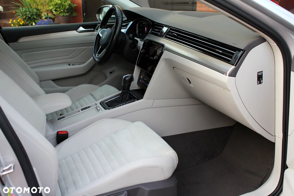 Volkswagen Passat - 10