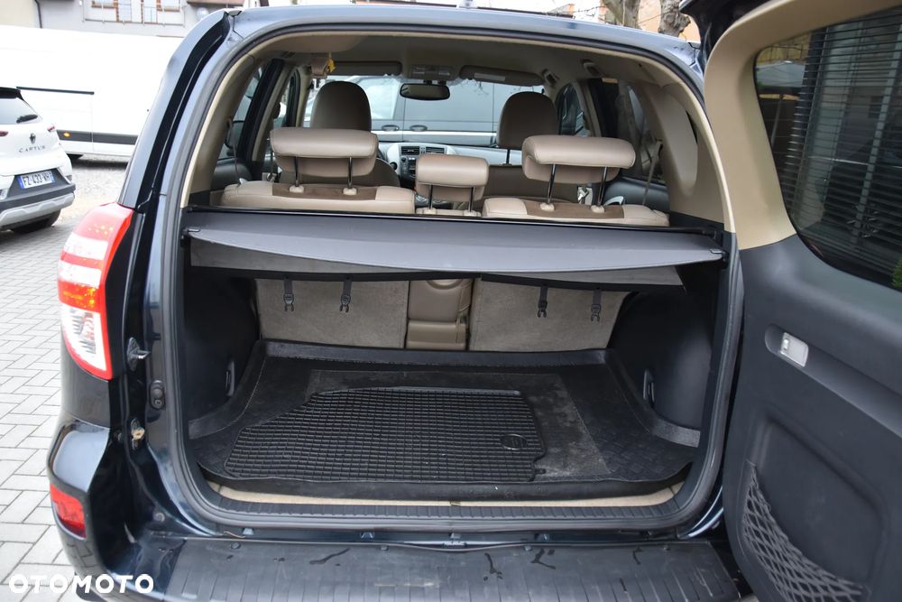 Toyota RAV4 2.0 VVT-i Premium - 22