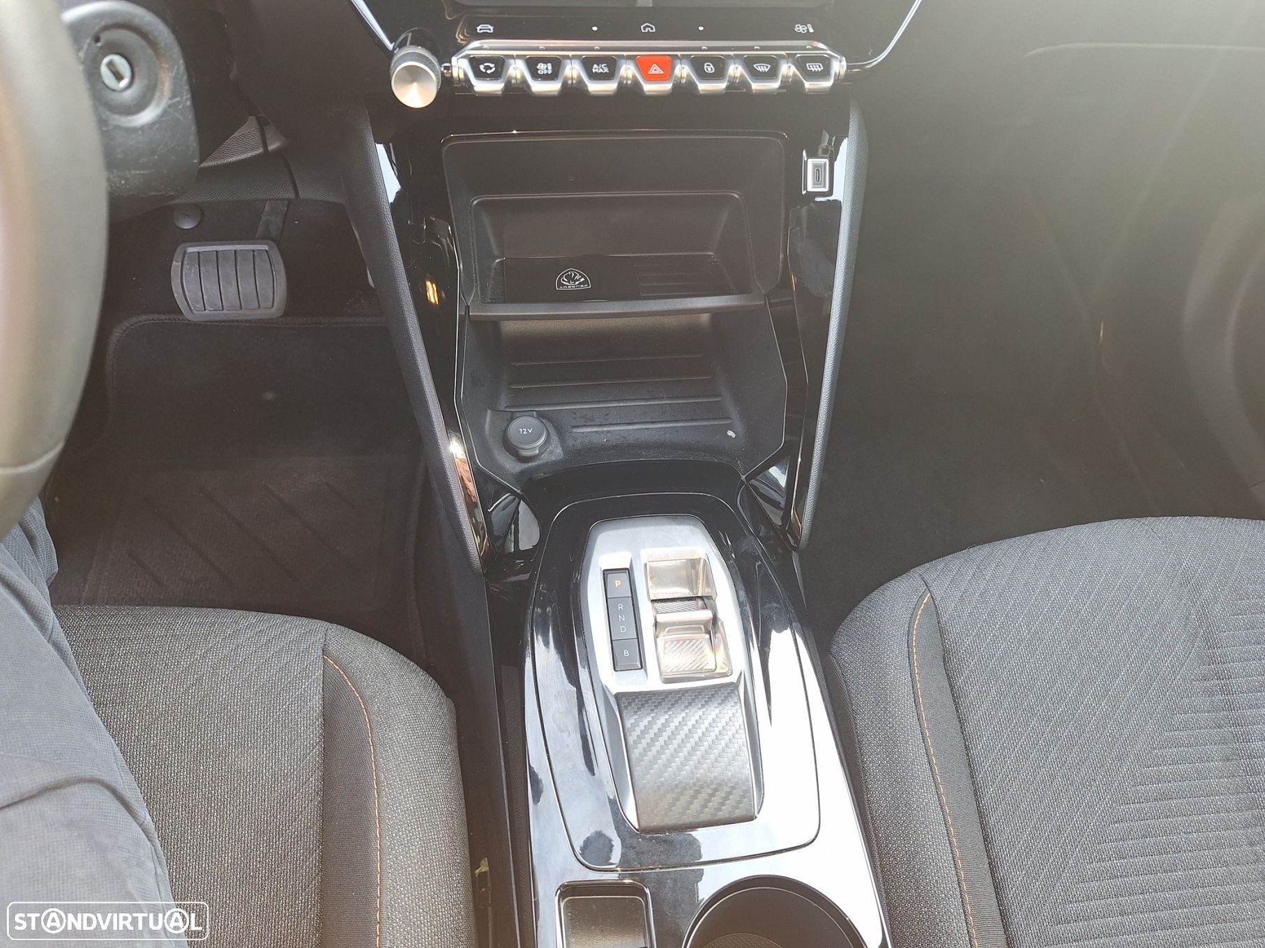 Peugeot e-2008 54 kWh SE Style - 17