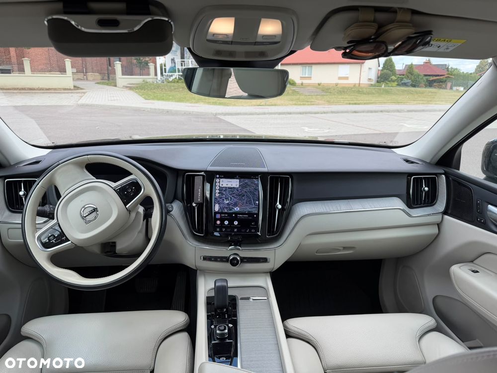 Volvo XC 60 B5 B AWD Plus Bright - 10