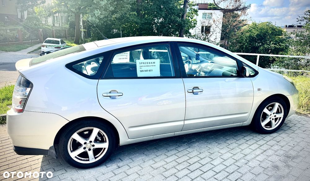 Toyota Prius 1.5 VVT-i Prestige - 4