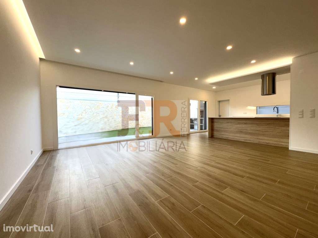 Moradia Duplex T3 com Pergúla Fernão Ferro - Grande imagem: 3/12