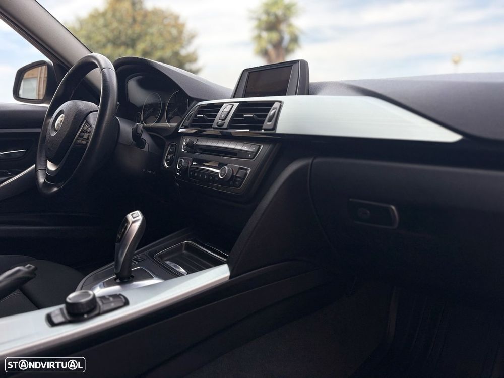 BMW 318 d Auto Line Sport - 18