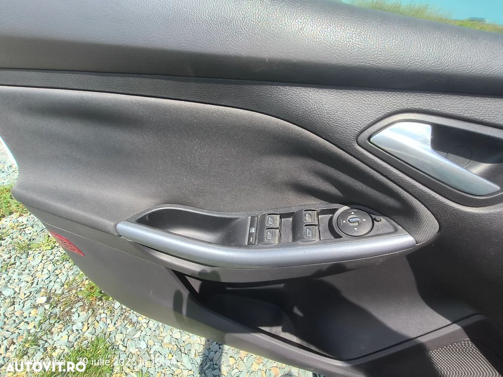 Ford Focus 1.6 TDCI DPF Titanium - 10