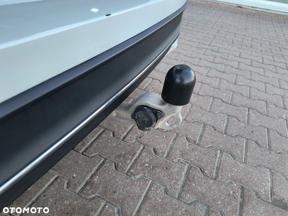 Volkswagen Passat - 11