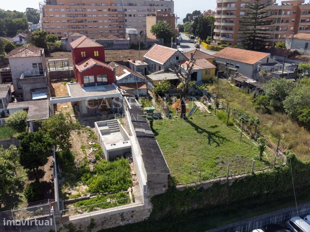 Moradia Chave na Mão T5 com 4 suites, piscina, jardim e vistas da c... - Grande imagem: 5/17
