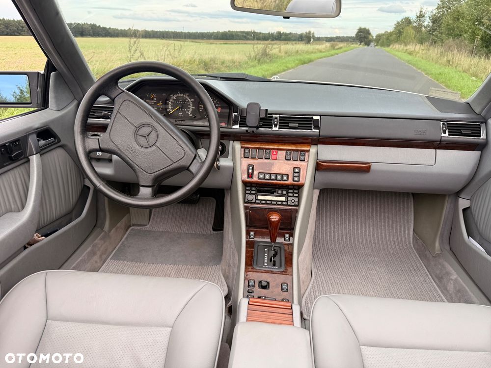Mercedes-Benz Klasa E 320 - 5