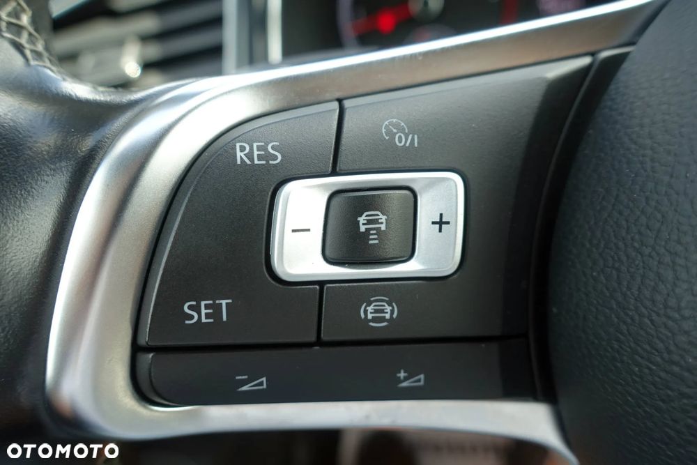 Volkswagen T-Roc 2.0 TDI SCR 4MOTION DSG R-Line - 31