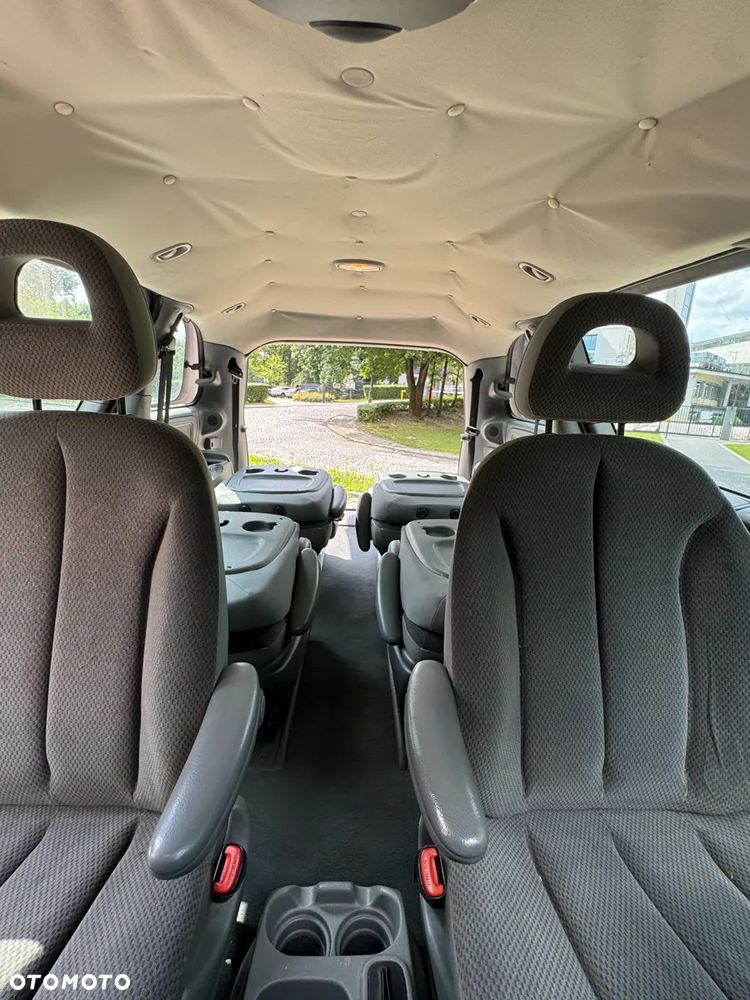 Chrysler Voyager - 9