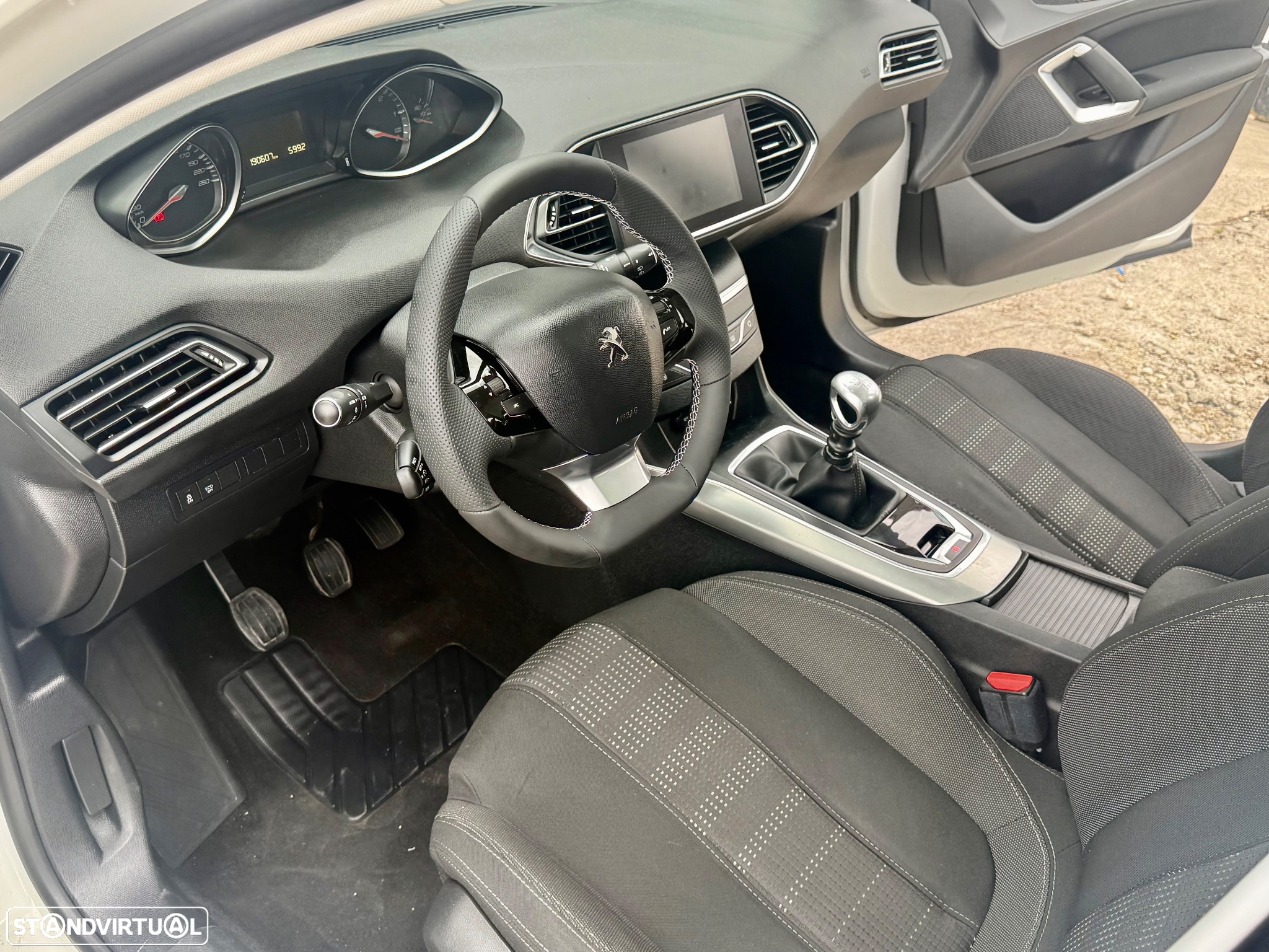 Peugeot 308 1.6 BlueHDi Allure J17 - 15