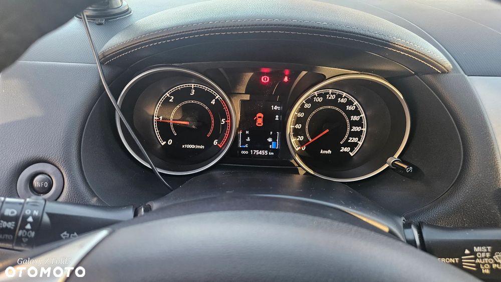 Mitsubishi Outlander - 16