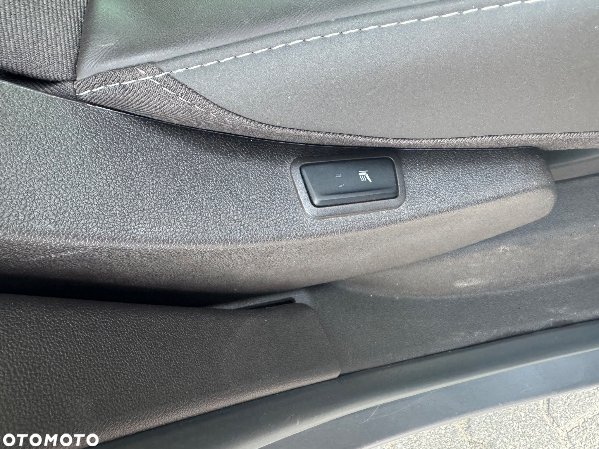 Renault Espace 1.6 dCi Energy Initiale Paris EDC - 24