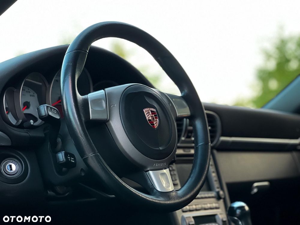 Porsche 911 Carrera 4 S - 30