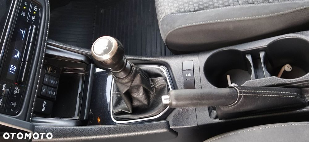 Toyota Auris 1.6 Selection - 12