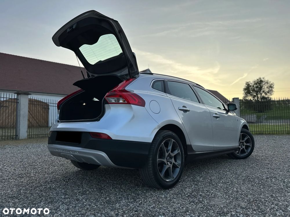 Volvo V40 Cross Country D2 Drive-E Ocean Race - 6