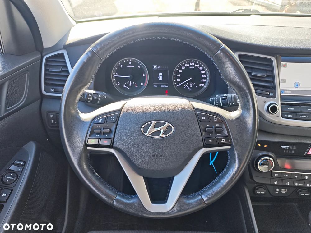 Hyundai Tucson 2.0 CRDi 4WD Automatik Intro Edition - 20