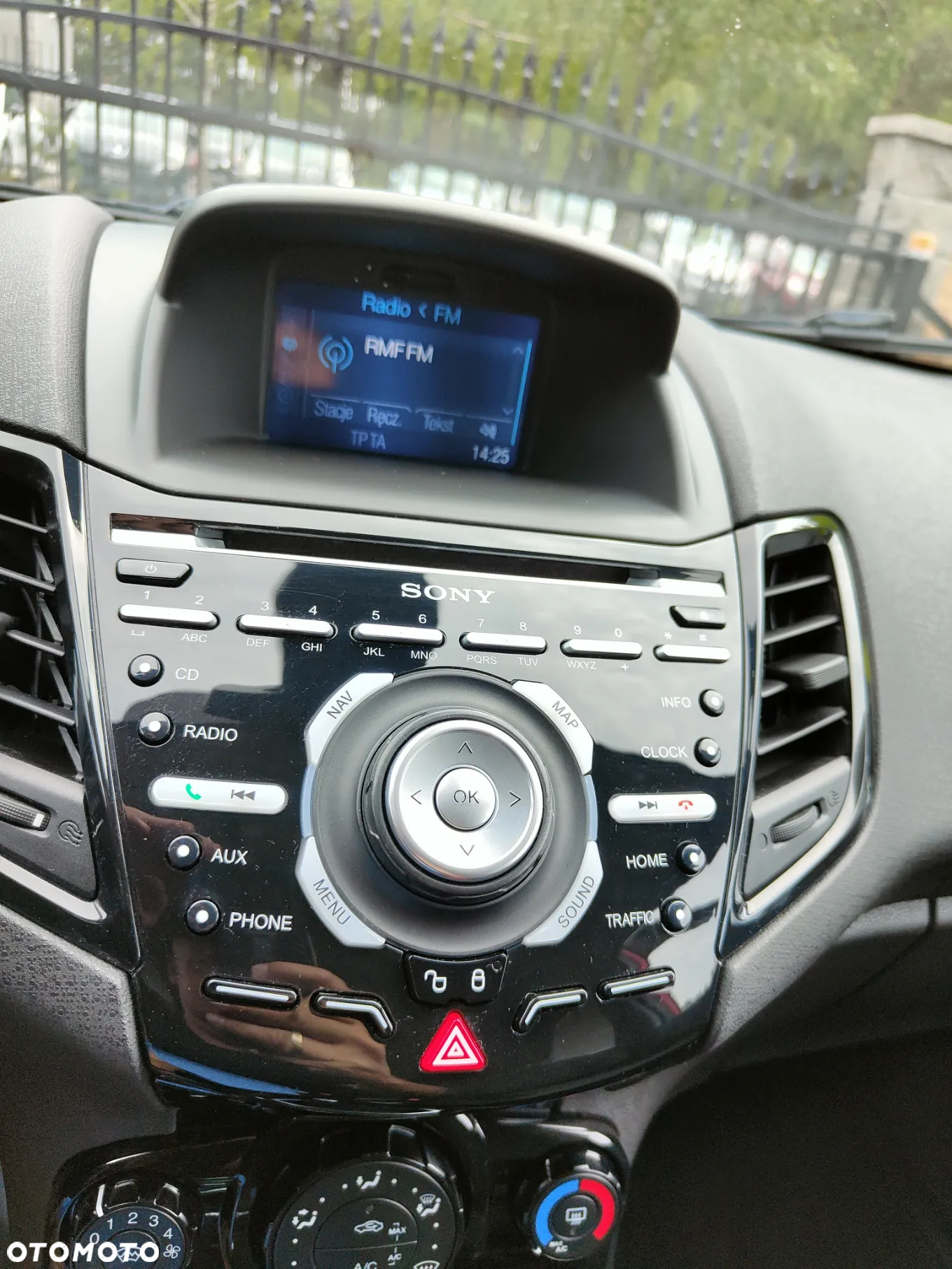 Ford Fiesta 1.0 EcoBoost Titanium - 17