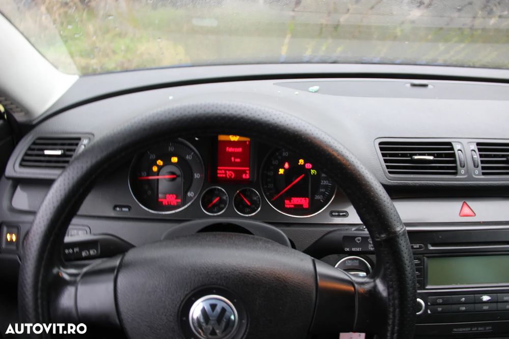 Volkswagen Passat Variant 2.0 TDI DPF Trendline - 16