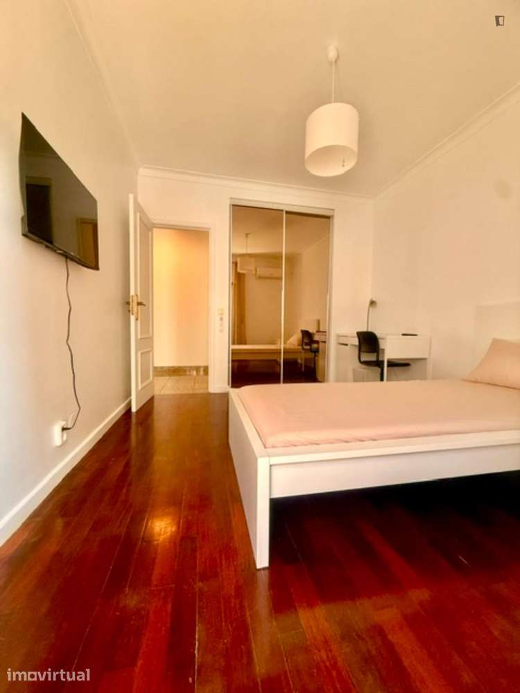 Quarto - localizado em Almada Lisbon - Grande imagem: 4/13