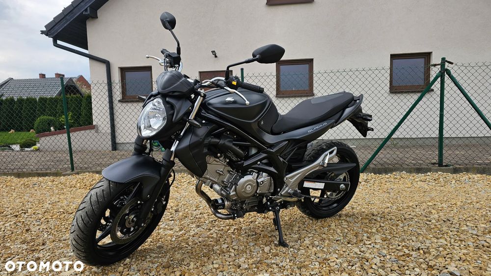 Suzuki Gladius - 33