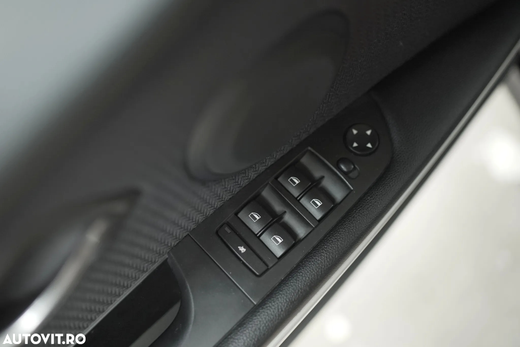BMW Seria 3 318d - 12