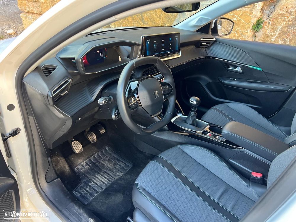 Peugeot 208 - 27
