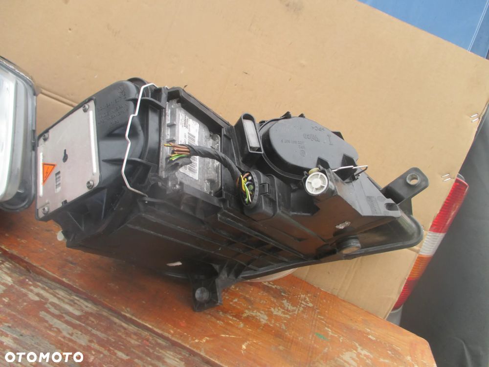 lampa prawa  VW Passat B6 BI-Xenon Valeo Europa - 7