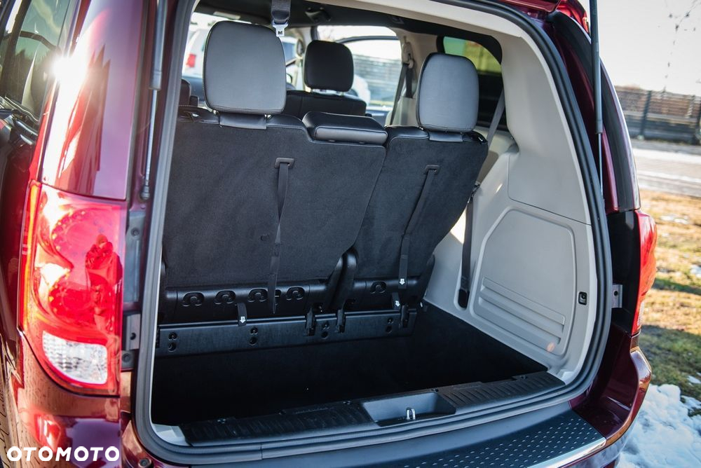 Dodge Caravan - 17