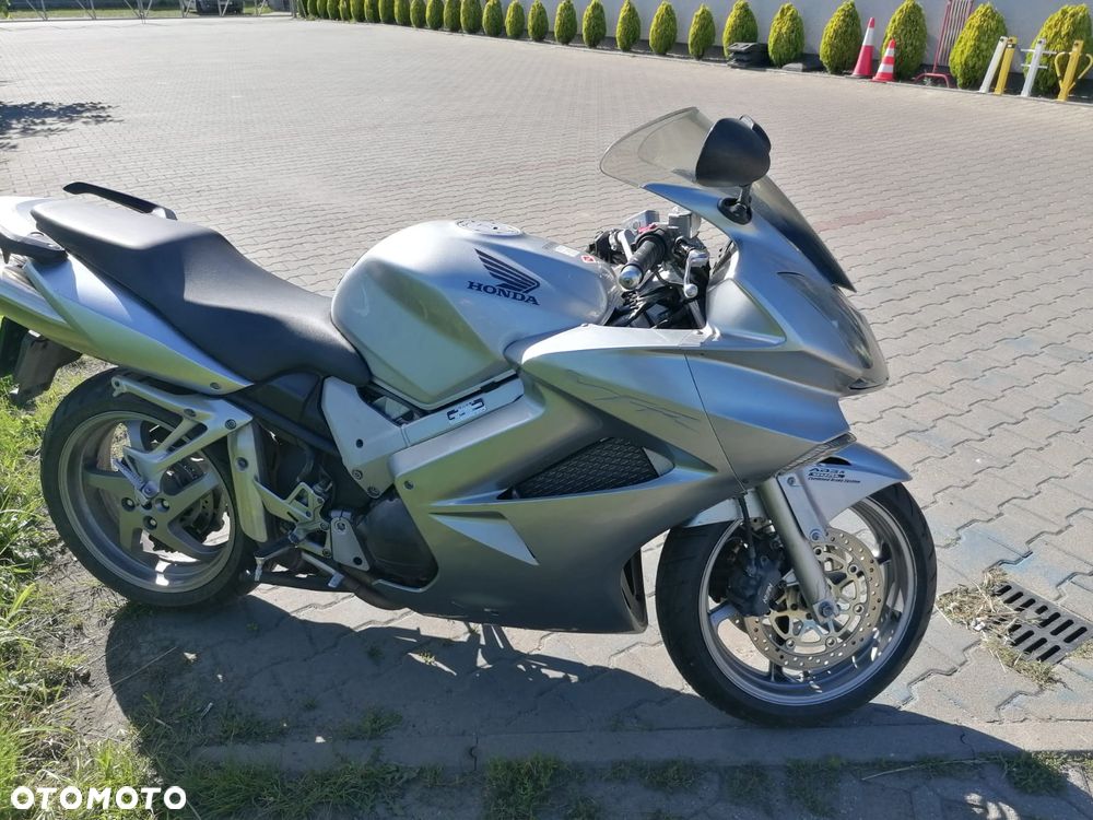 Honda VFR - 3