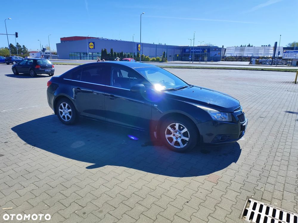 Chevrolet Cruze 2.0 LS - 28