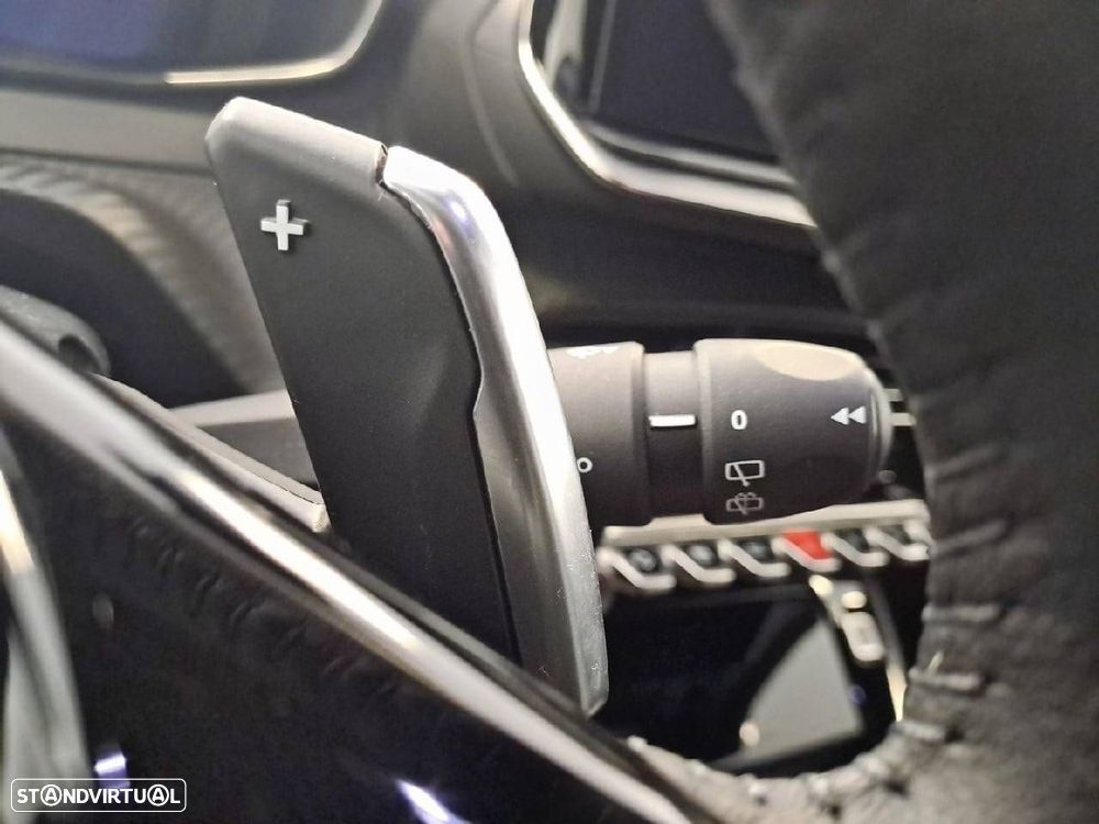 Peugeot 2008 1.2 Hybrid Allure e-DCS6 - 15