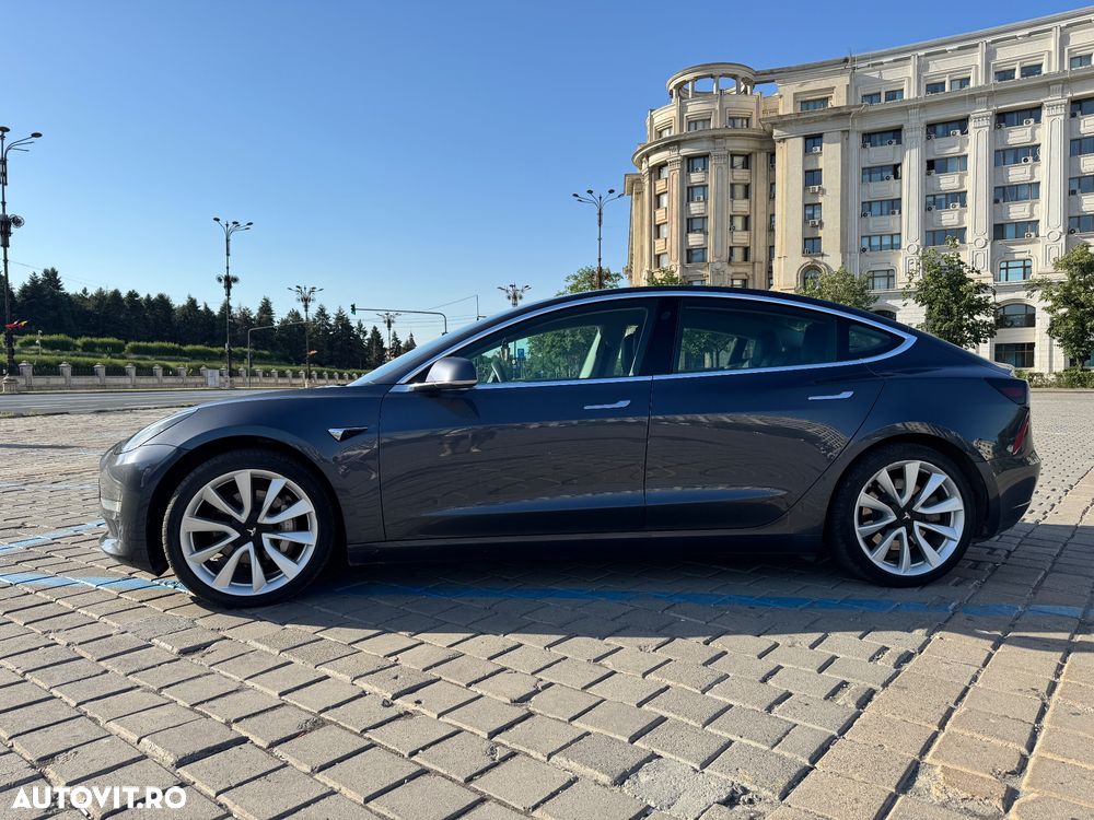 Tesla Model 3 Long Range - 3
