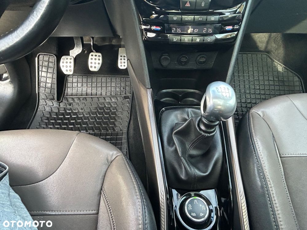 Peugeot 2008 1.6 e-HDi Allure S&S - 12