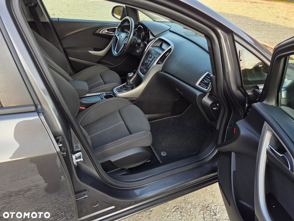 Opel Astra 1.4 T Essentia - 8