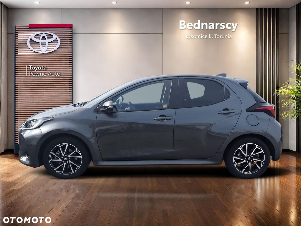 Toyota Yaris 2022 photo 2