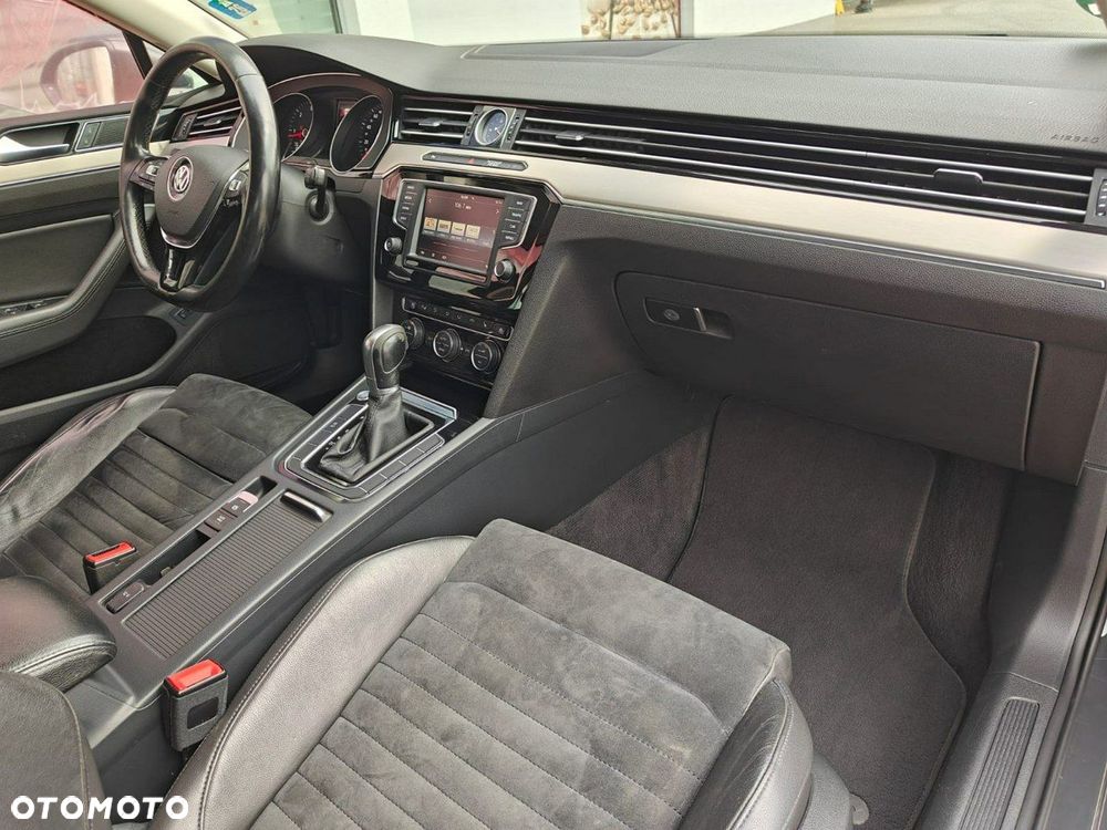 Volkswagen Passat - 16