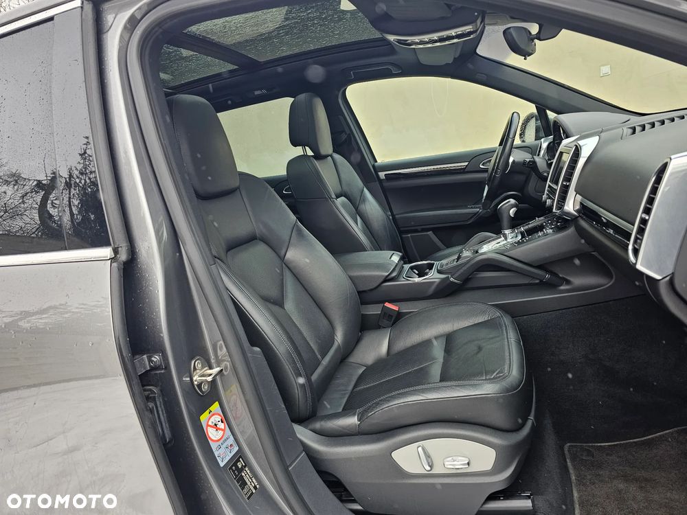 Porsche Cayenne Platinum Edition - 10