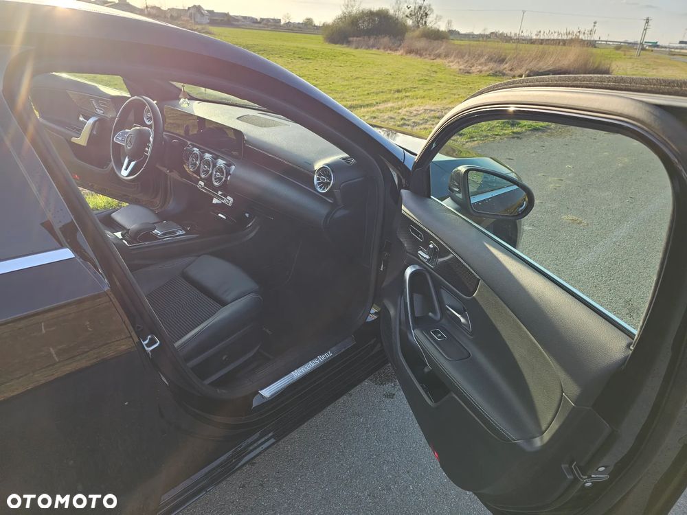 Mercedes-Benz Klasa A 220 4-Matic Progressive 7G-DCT - 3