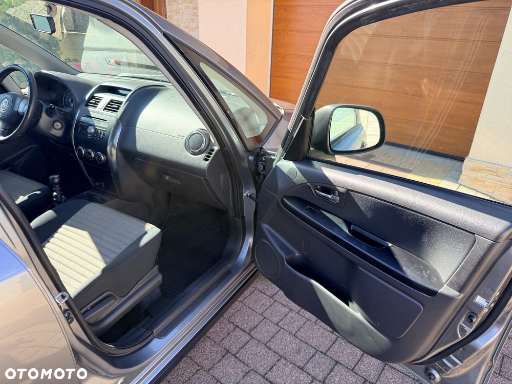 Fiat Sedici 1.9 Multijet DPF 4x4 Dynamic - 28