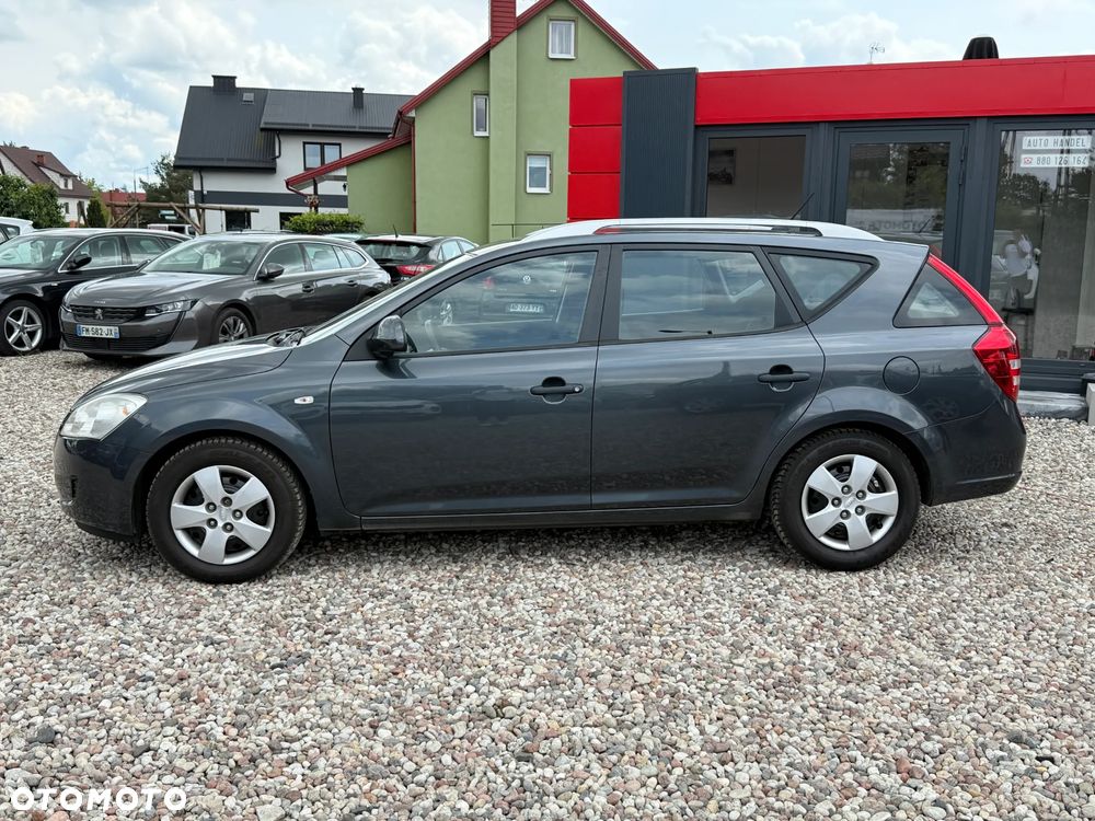 Kia Ceed Cee'd 1.6 Crdi Comfort + - 6