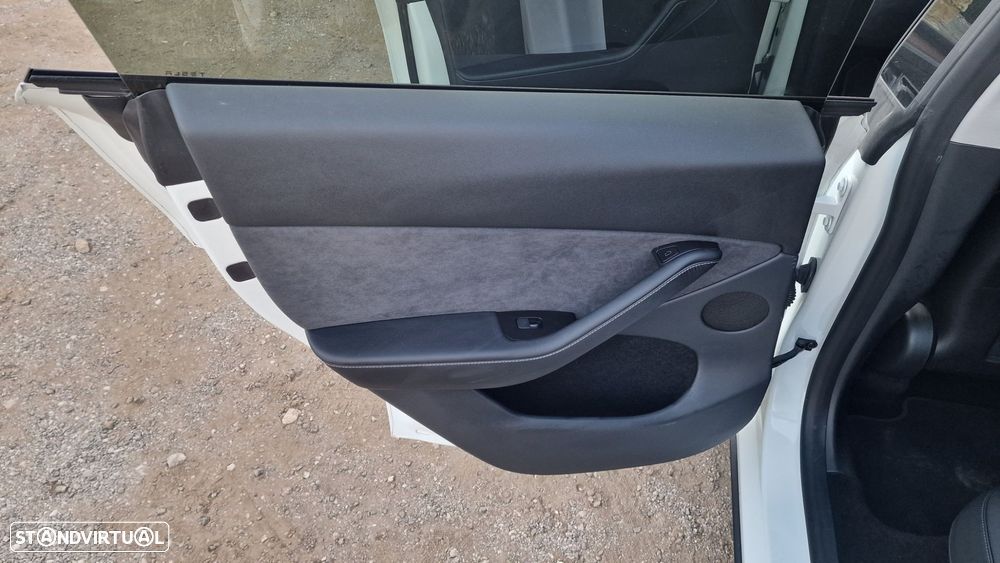 Tesla Model Y Long Range Tração Integral - 30